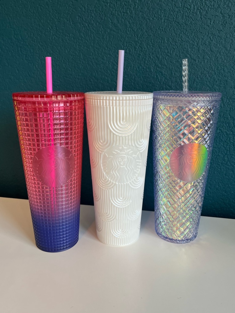 New Starbucks Cold Venti 24oz Tumblers with Straws